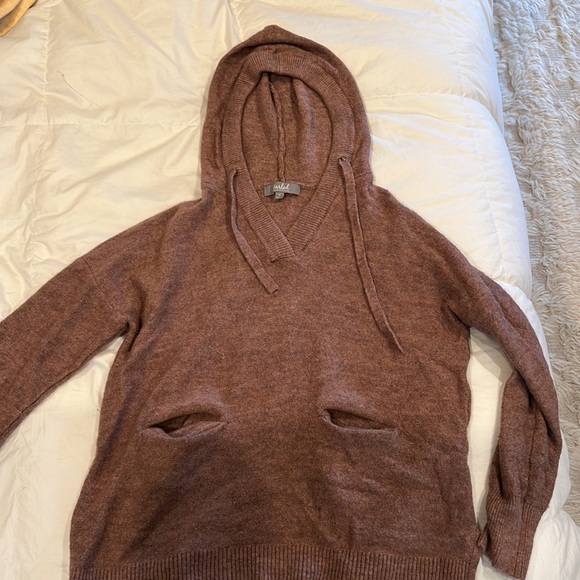 Super soft hooded sweater - Picture 2 of 3